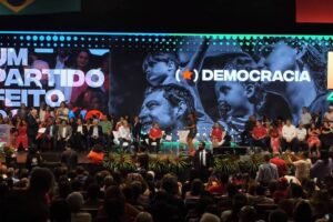 PT: Racha cresce com acusação e candidato sem aval de Lula - 09/04/2025 - Poder